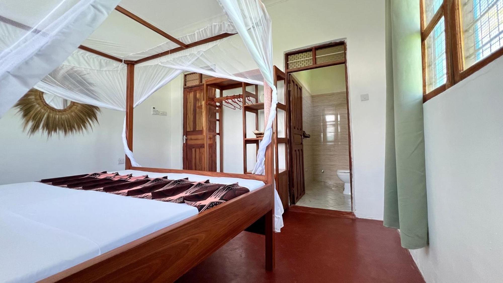 Fully Equipped Vacation Home- 4 Min Walk To The *