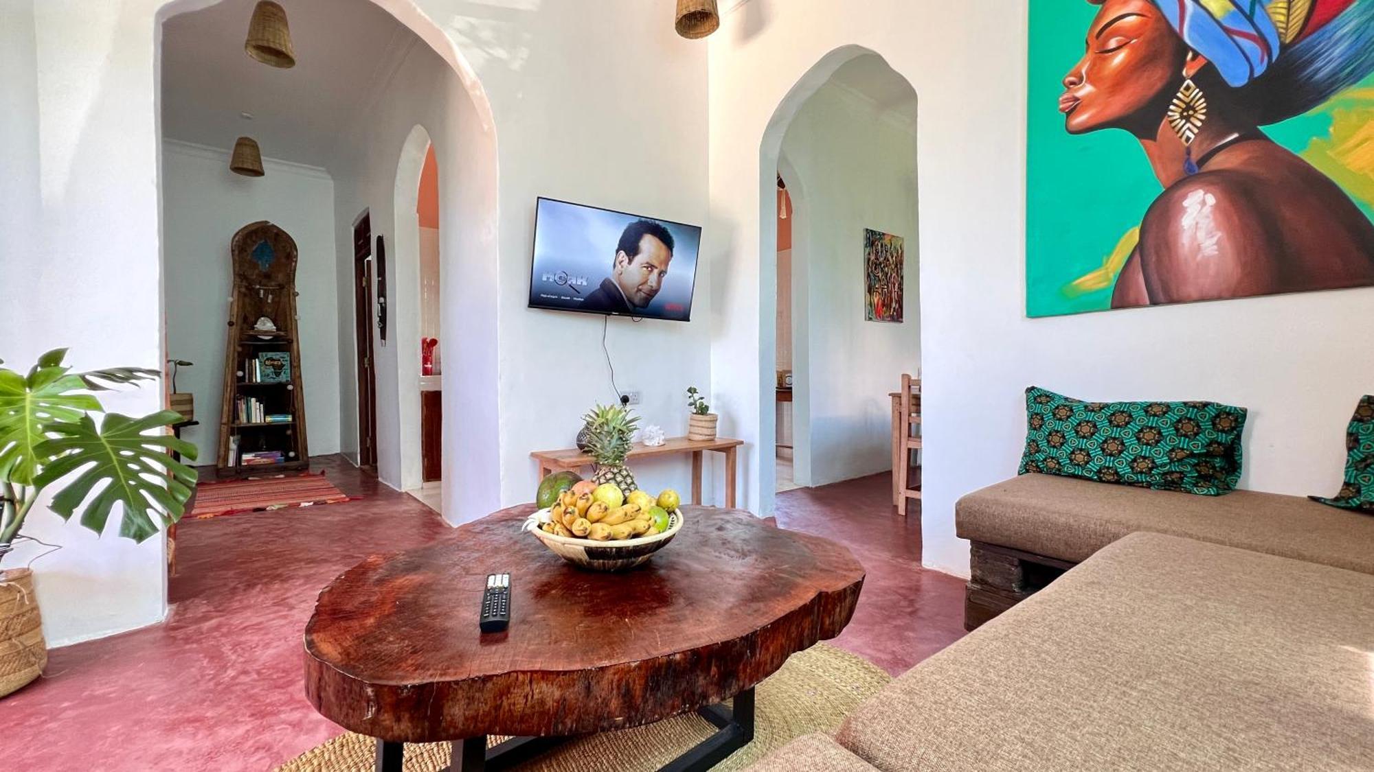 Fully Equipped Vacation Home- 4 Min Walk To The