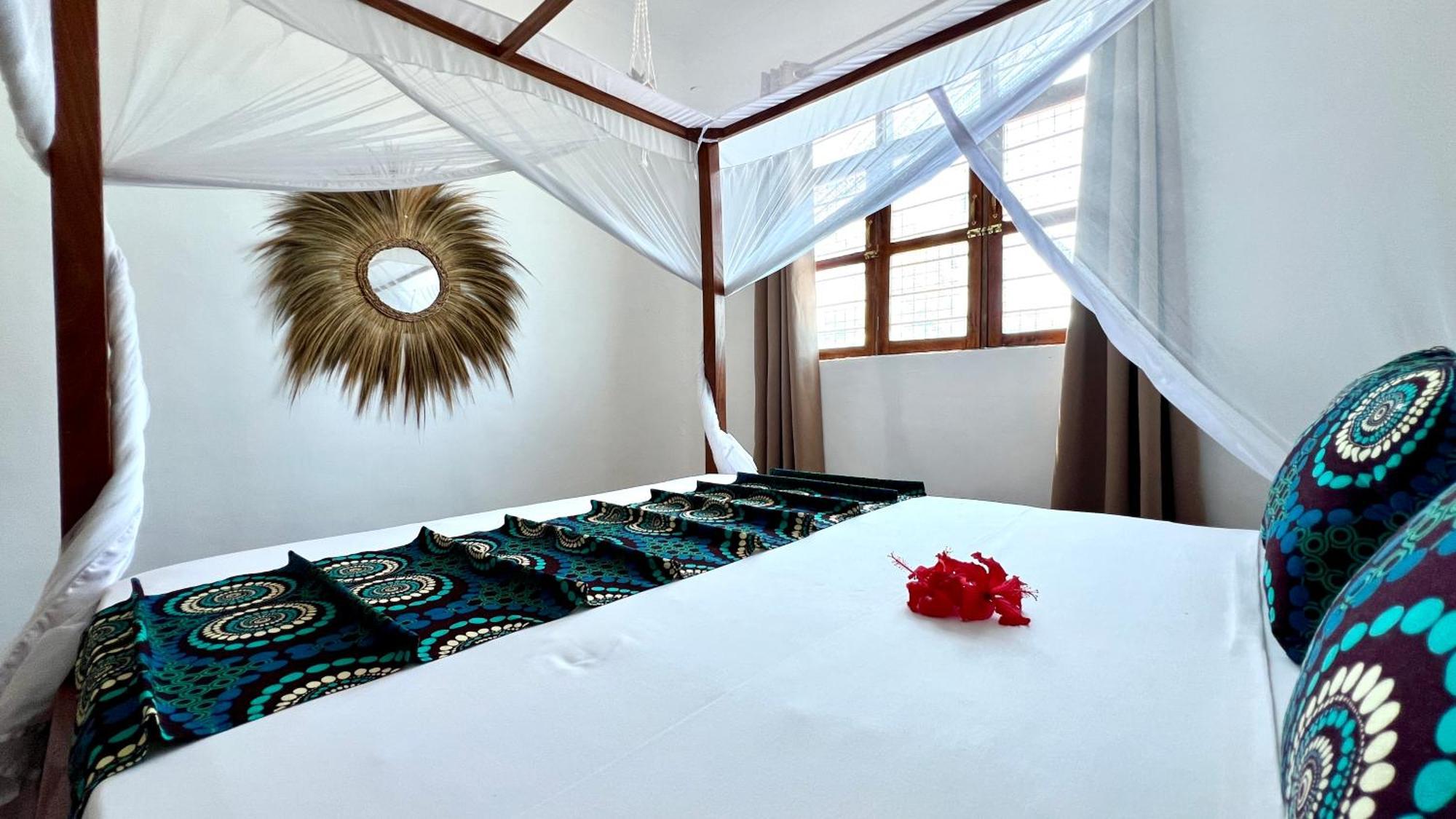 Fully Equipped Vacation Home- 4 Min Walk To The * Pingwe