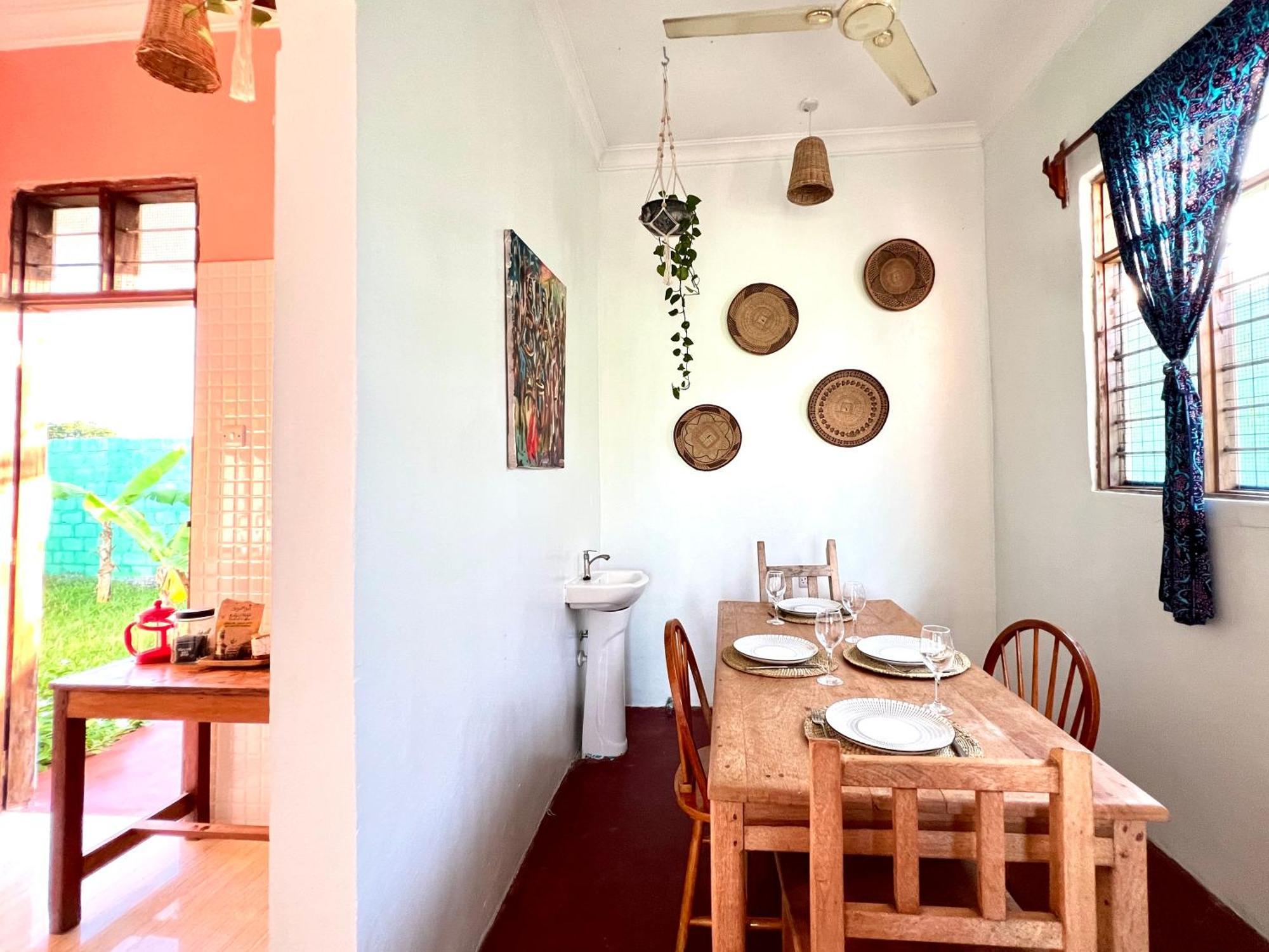 Fully Equipped Vacation Home- 4 Min Walk To The *